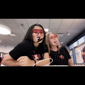 Meet your Posher, Ella